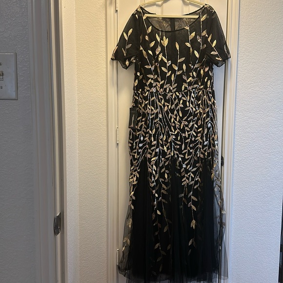 NWT Evening Gown - Picture 4 of 6